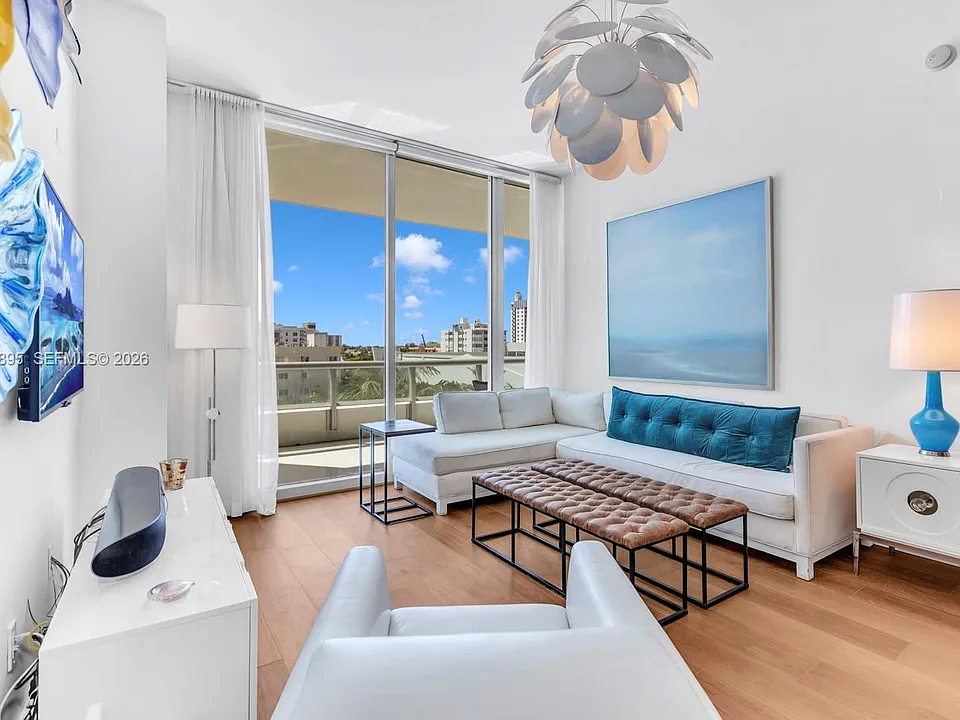 6799 Collins Ave #412