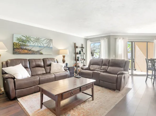 5801 Camino Del Sol #102, Boca Raton, FL 33433