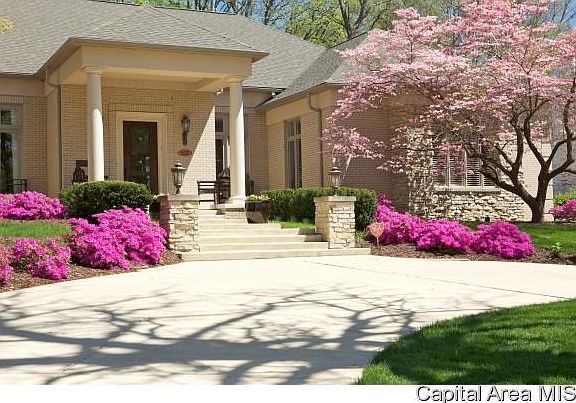3rd image of 1837 Outer Park Dr