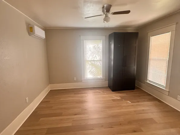 222 E Fannin St, De Kalb, TX 75559