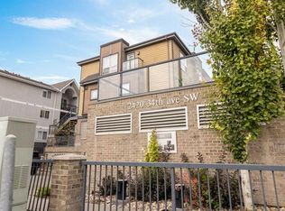 2420 S 34th Ave SW #103, Calgary, AB T2T2C8