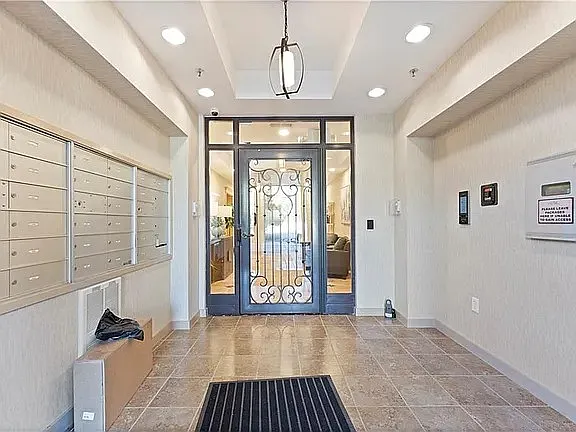 3800 N Mulberry Dr #305 — Photo 8
