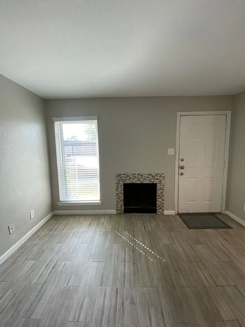 6633 W Airport Blvd #1308 Ask about our No Cash Security Deposit Option — Photo 3