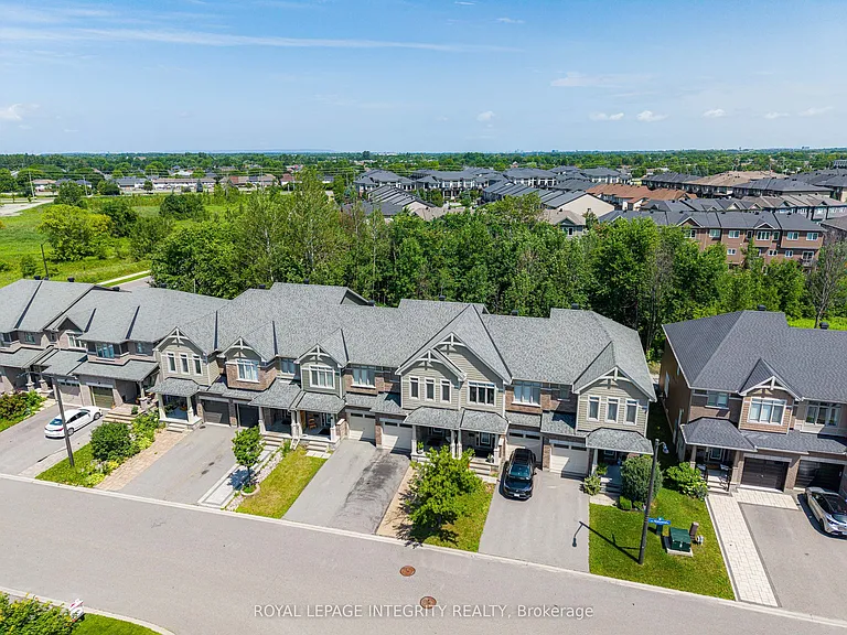 114 Hawkeswood Dr — Photo 46