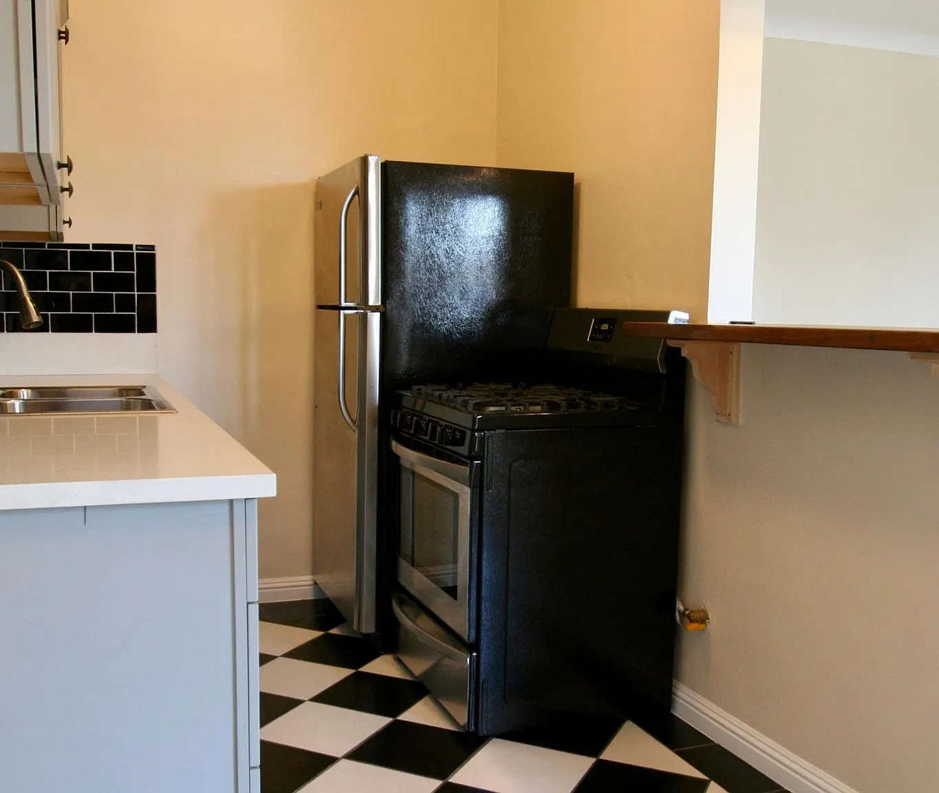 1 bed, 800 sqft, $2,100 — Photo 1