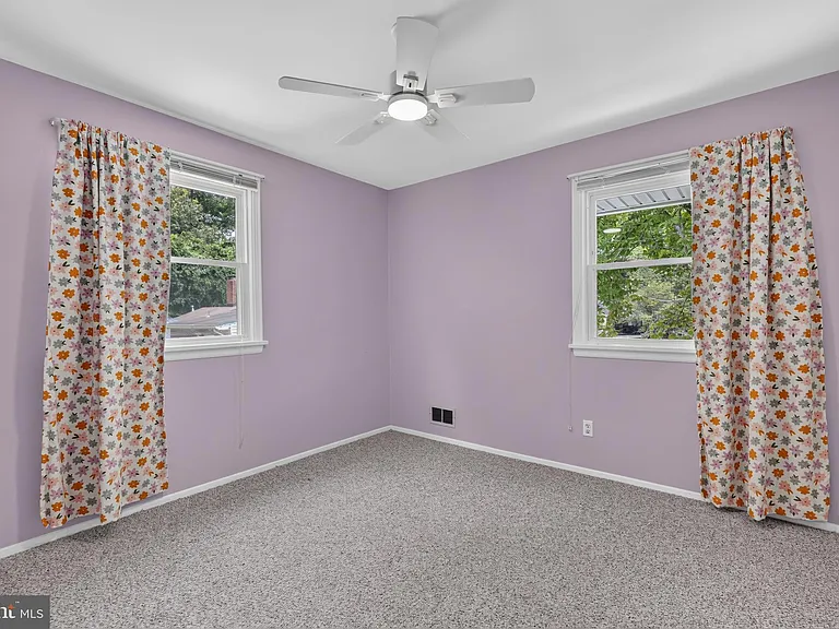 7027 Jefferson Ave — Photo 23
