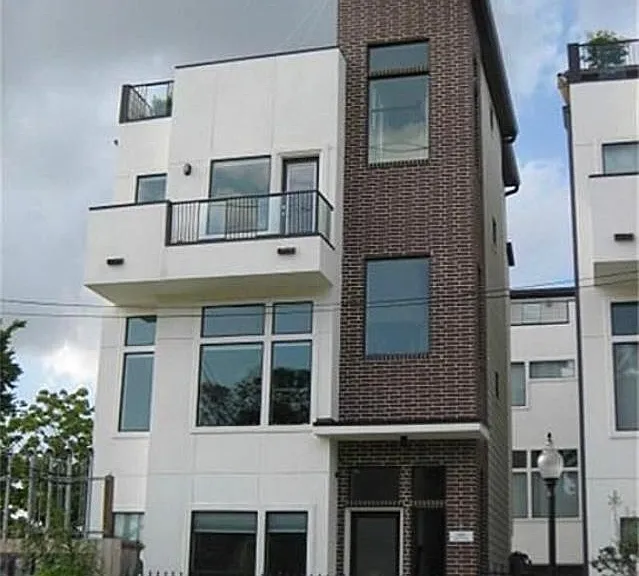 1406 Spring St — Photo 1