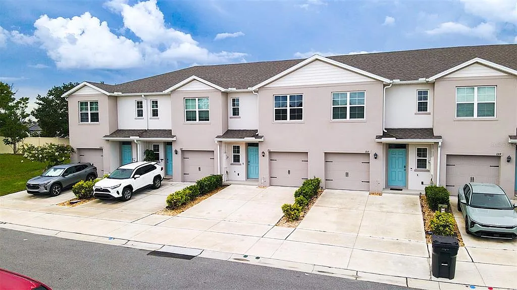 3 bed, 2.5 bath, 1488 sqft, $1,950 — Photo 2