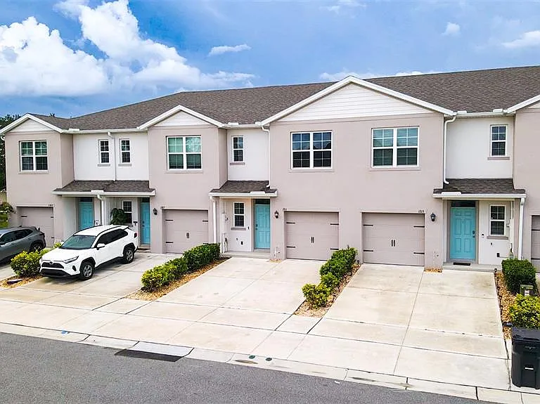 1311 Tallowwood Ln — Photo 2