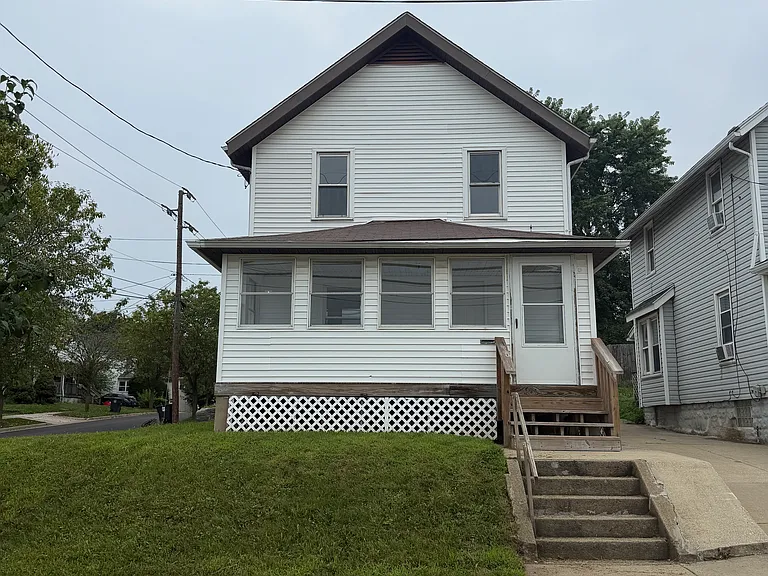985 W Wilbeth Rd — Photo 1