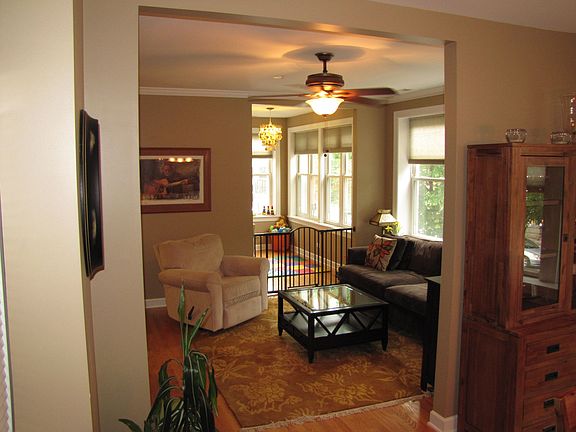 3rd image of 540 W Belmont Ave APT 1S