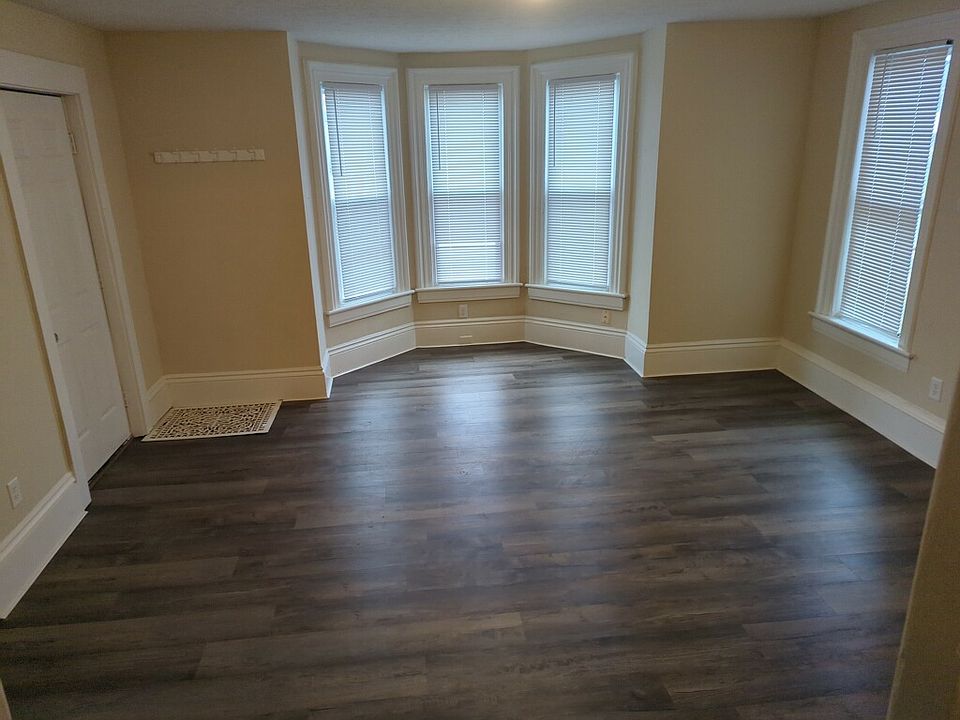 1st image of 2404 2nd St