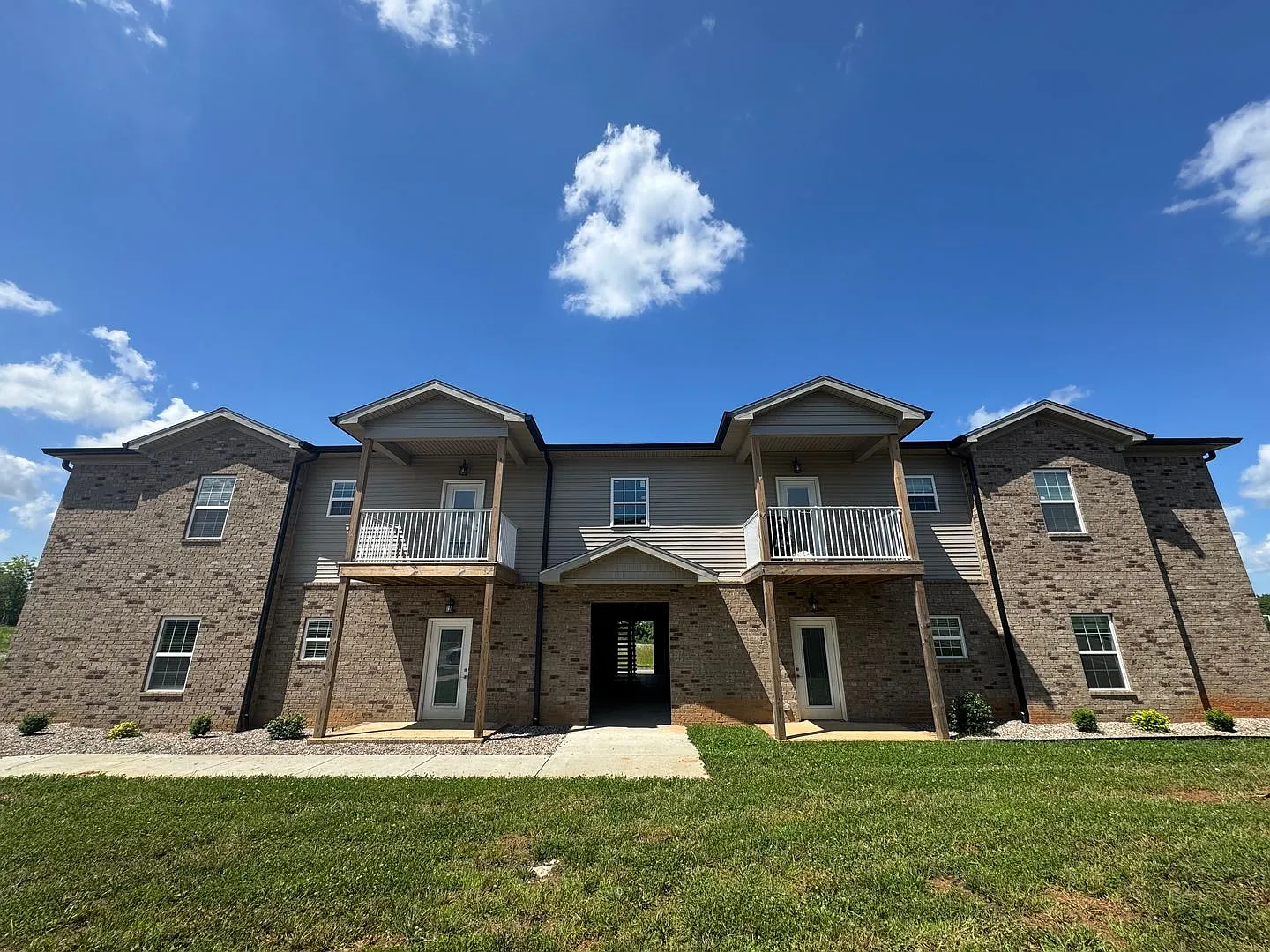 Keystone Commons/ 2154 — Photo 1