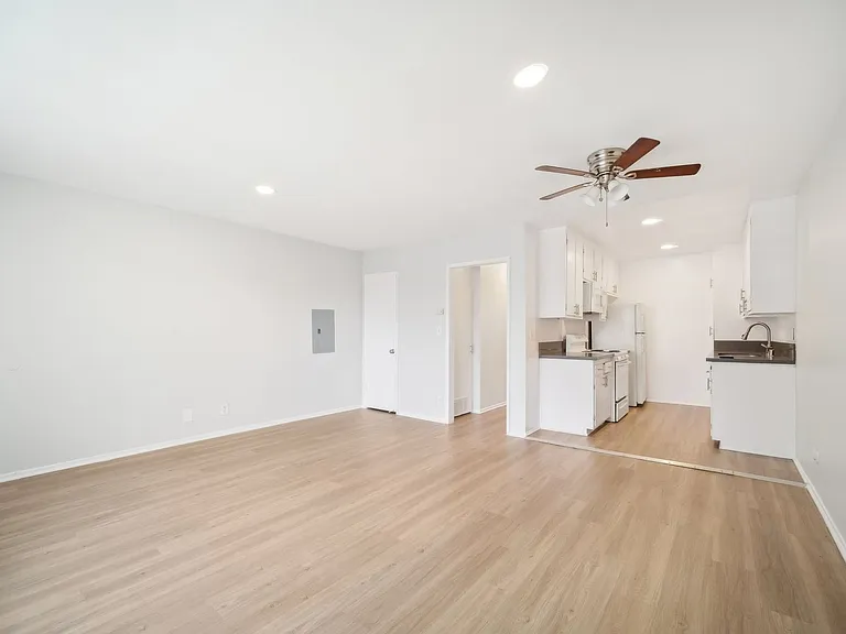 18411 Vincennes Street — Photo 14