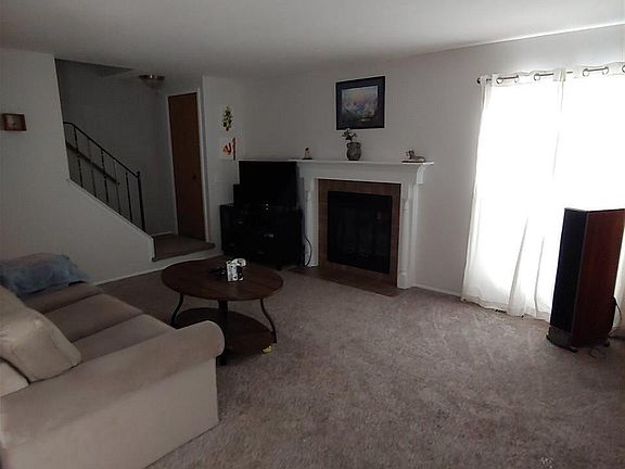 5th image of 44143 Providence Dr