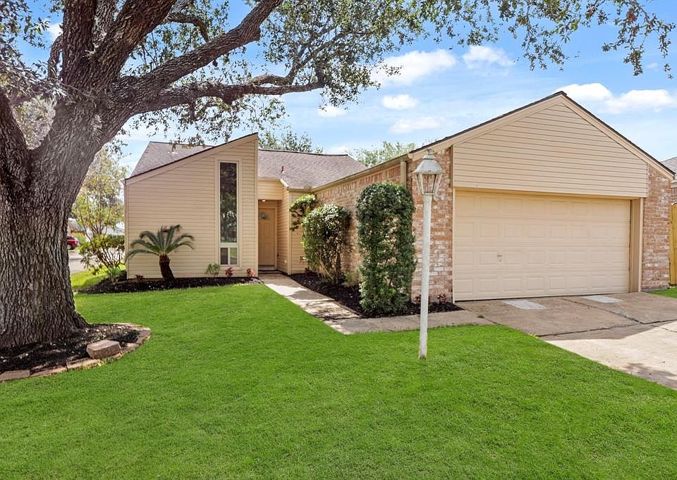 1st image of 2203 Cottonwood Court