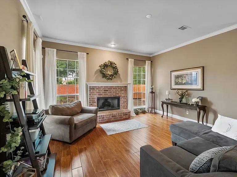 3 Savoy Ct — Photo 21