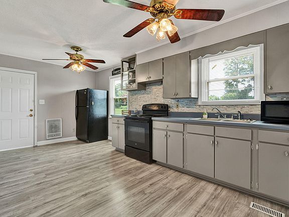 4th image of 1842 Rolling Brook Dr NE