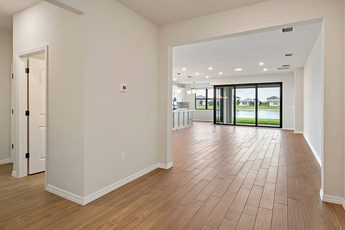 3 bed, 2.5 bath, 2150 sqft, $4,900 — Photo 3