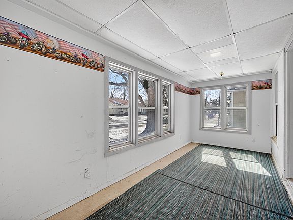 5th image of 2342 Amherst St