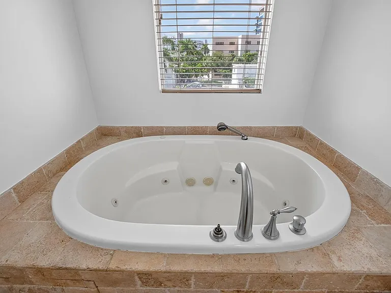 508 N Birch Rd #508 — Photo 33