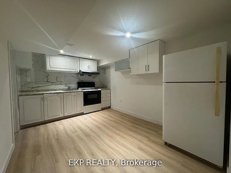 210 Church St #BASEMENT — Photo 3