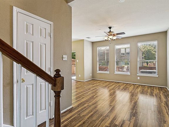 5th image of 2968 Muirfield Dr
