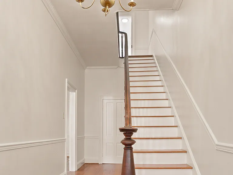209 N Washington St — Photo 39