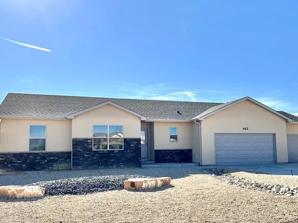 962 E Sandusky Dr, Pueblo West, CO 81007