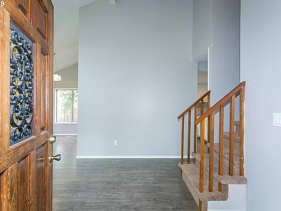 2nd image of 523 NW Queens Ct