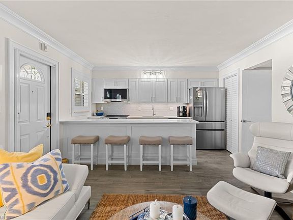 4th image of 980 7th AVE S #102