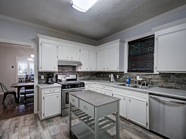 420 Hartfield St — Photo 17