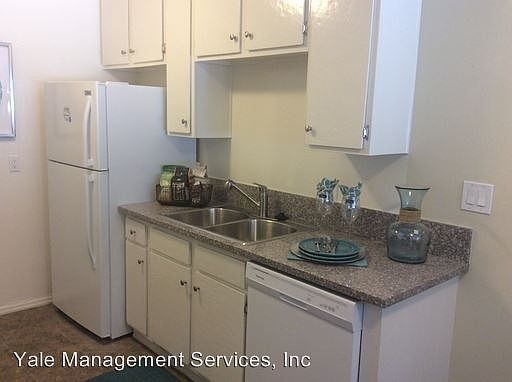 3rd image of 1324 S Alta Vista Ave APT 01