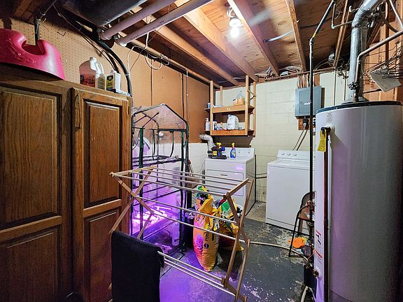 3rd image of 703 Garnet Dr