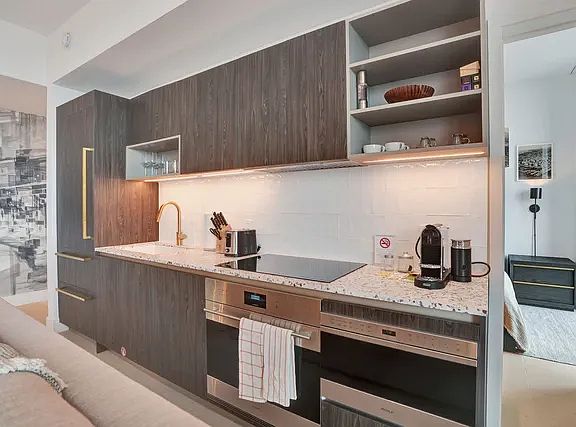4th image of 601 NE 1st Ave #Penthouse 50