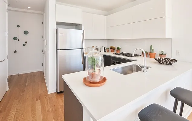 Rented by New Holland Residences | media 19