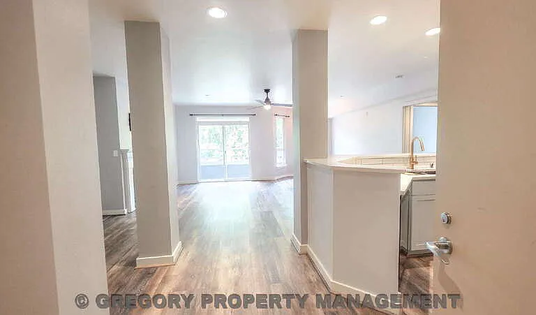 925 110th Ave NE #306 — Photo 6