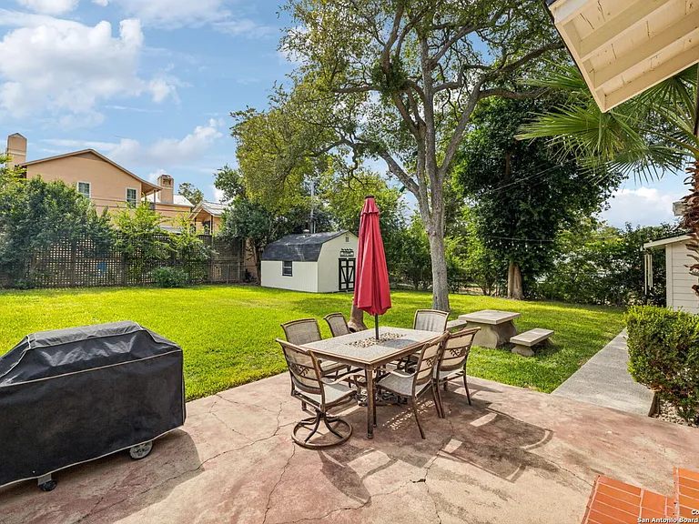 106 Morningside Dr — Photo 35