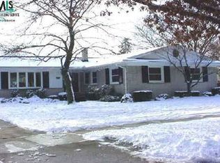 1800 Kenwood Dr, Trenton, MI 48183