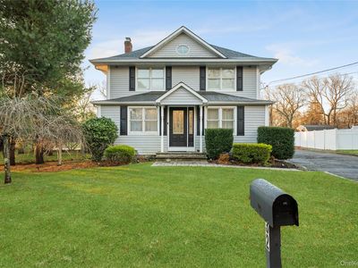 32 Greenport Avenue, Medford, NY, 11763