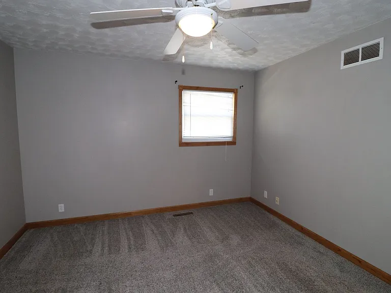 510 Maple St — Photo 15