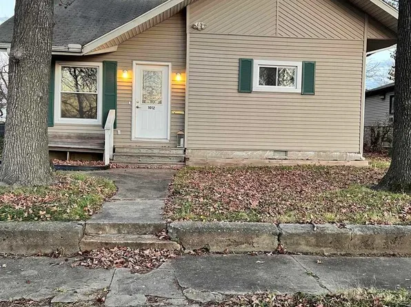 1012 S 14th St, Herrin, IL 62948