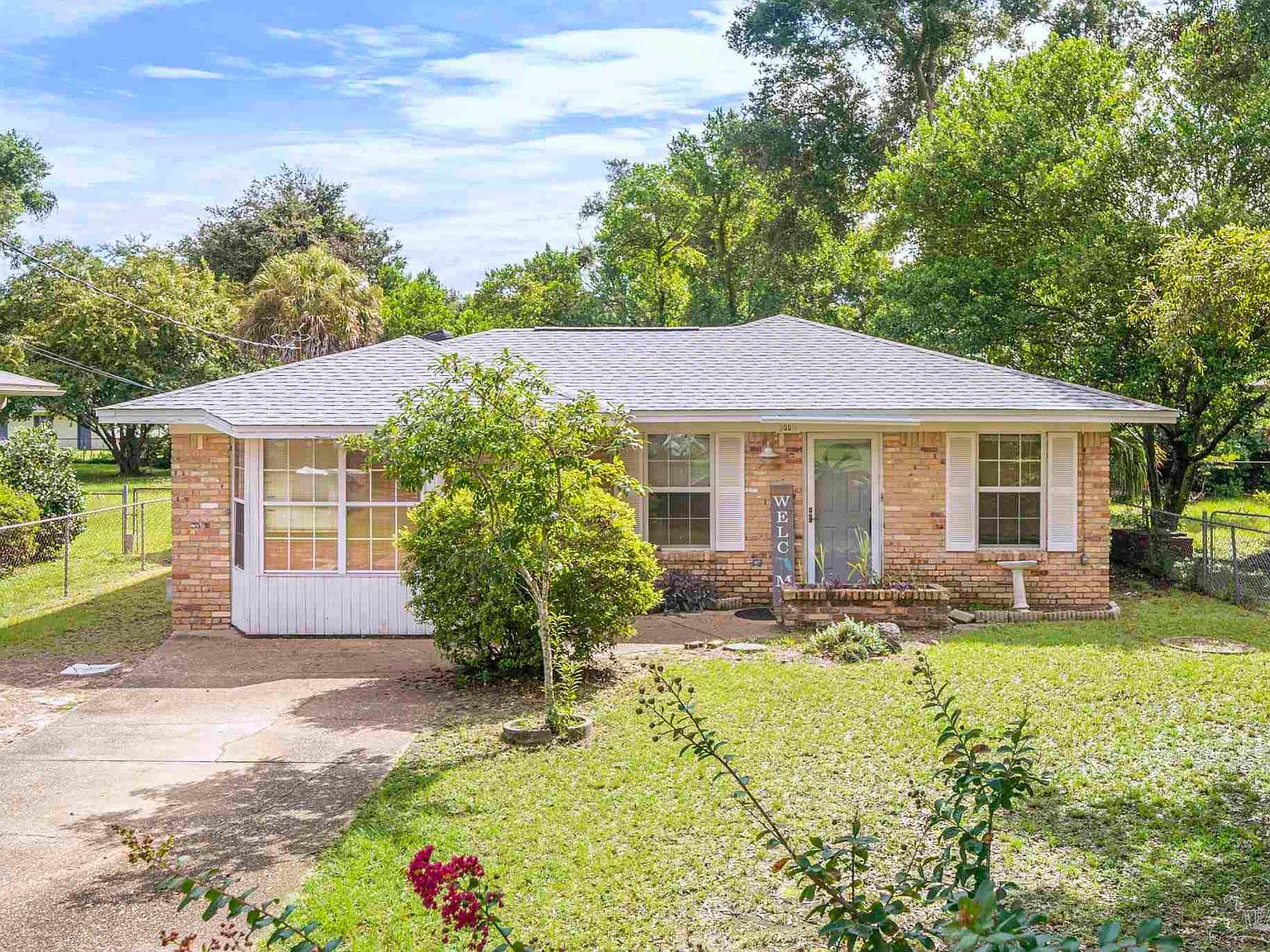 300 1/2 Jamison St, Pensacola, FL 32507 | Zillow