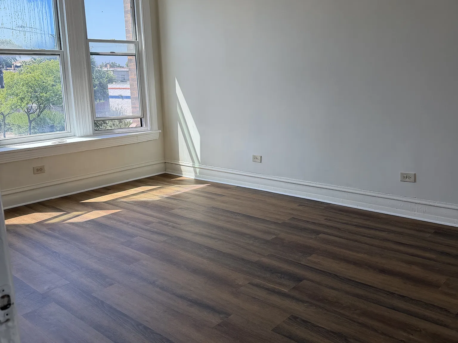 3 bed, $1,700 — Photo 1