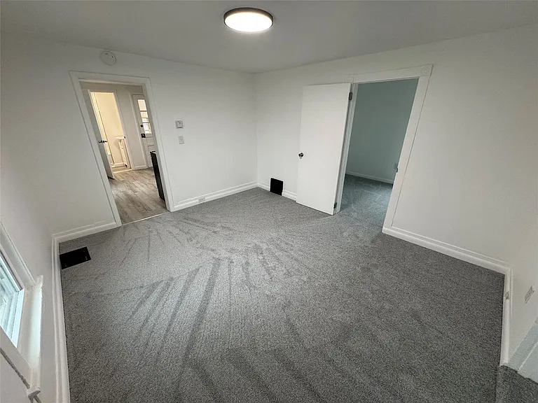 92 Crocker Ave #2 — Photo 6