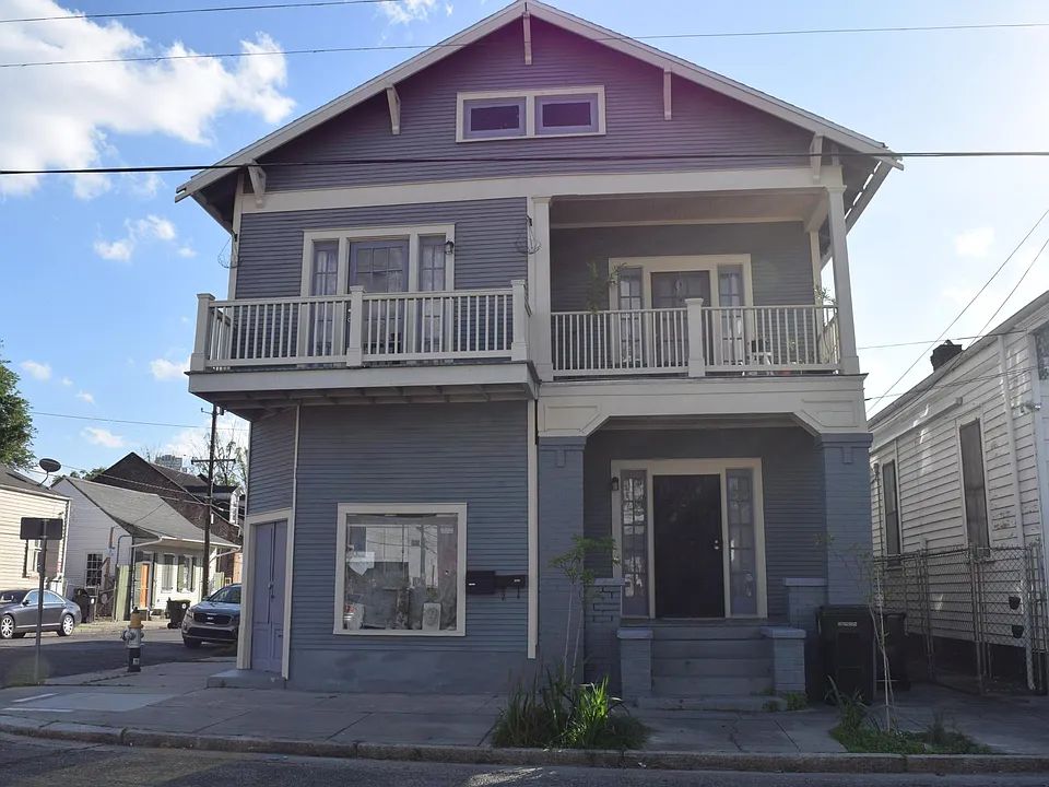 Ursulines Ave