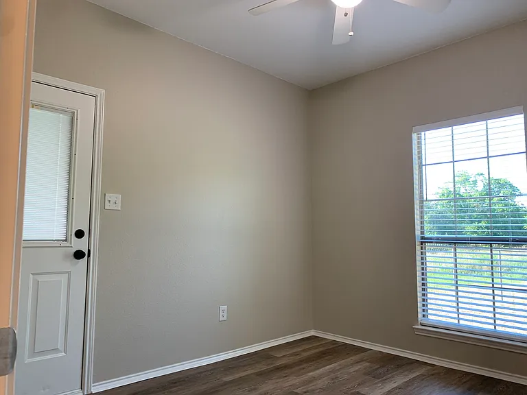 103 Lindas Creek Ln — Photo 17