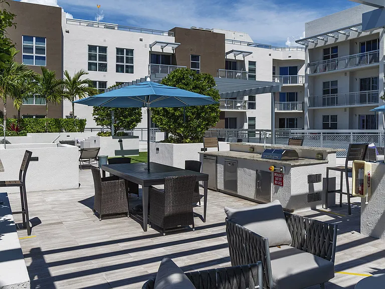 Blu27 at Edgewater — Photo 79