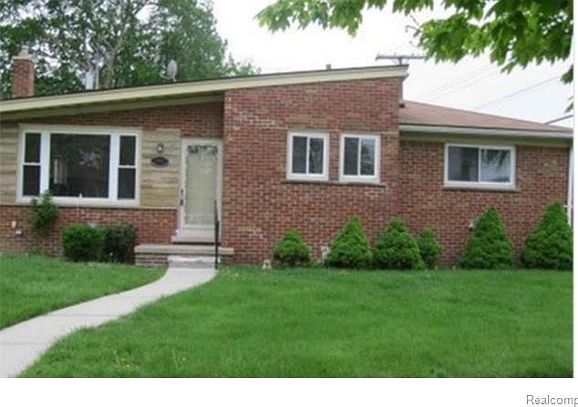 1st image of 23641 Kenosha Ave