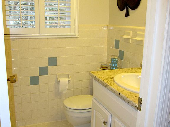 4th image of 8002 Golfway Cir SE